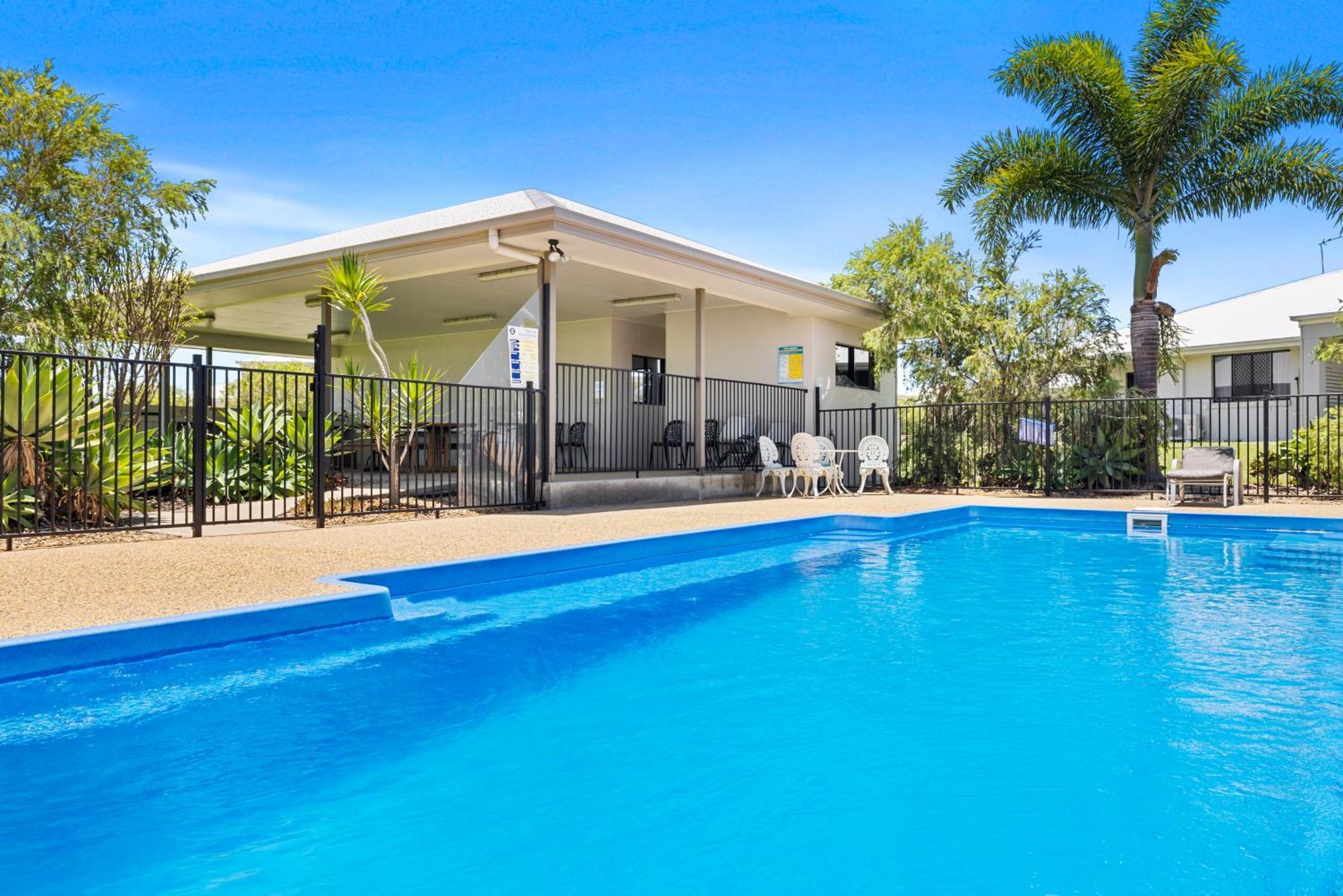 Casa Nostra Motel Rockhampton Bagian luar foto